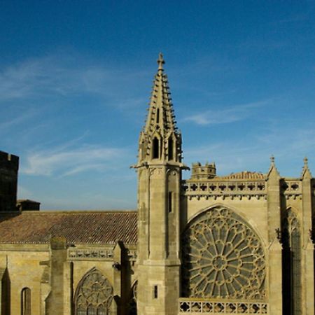 Au Doux Clocher Pieusse Bagian luar foto