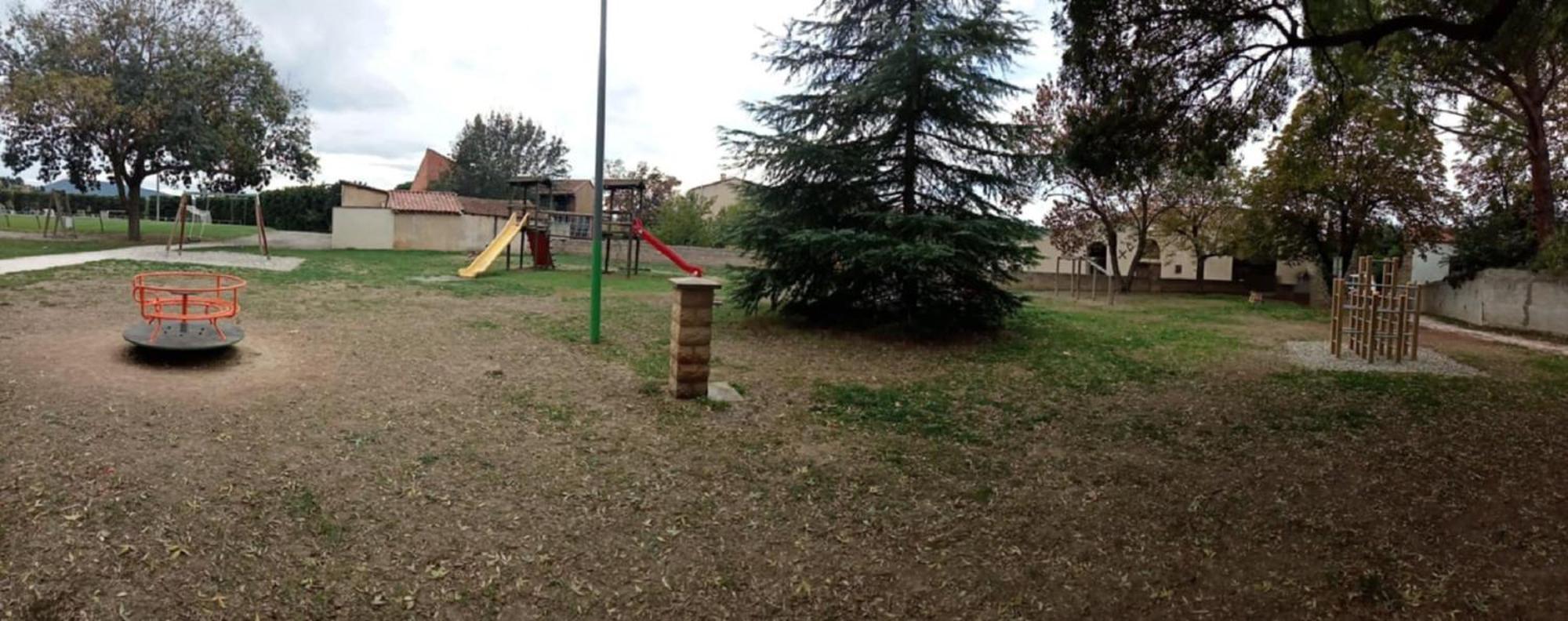 Au Doux Clocher Pieusse Bagian luar foto